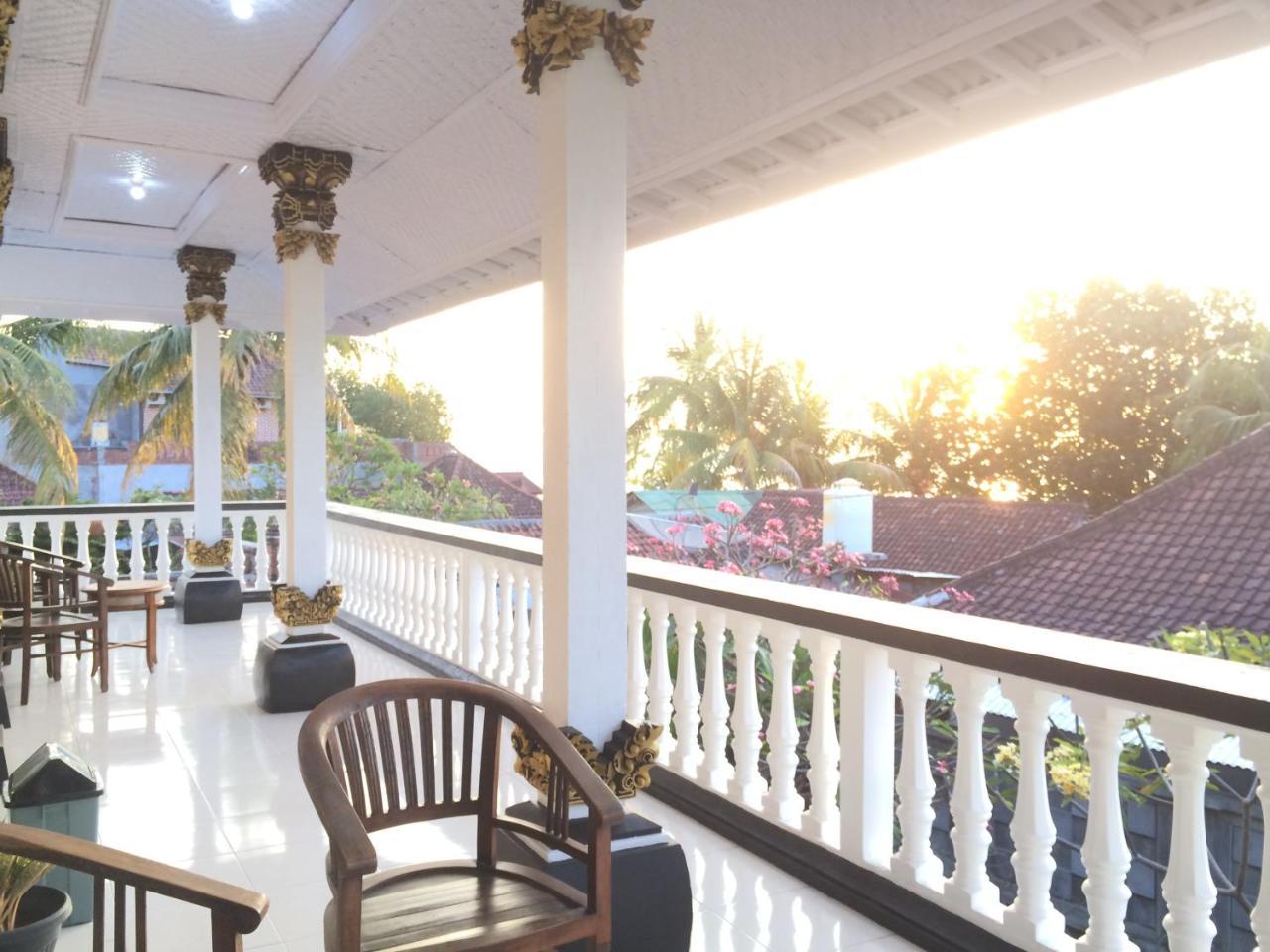 Mandhara Chico Bungalow โลวินา ภายนอก รูปภาพ